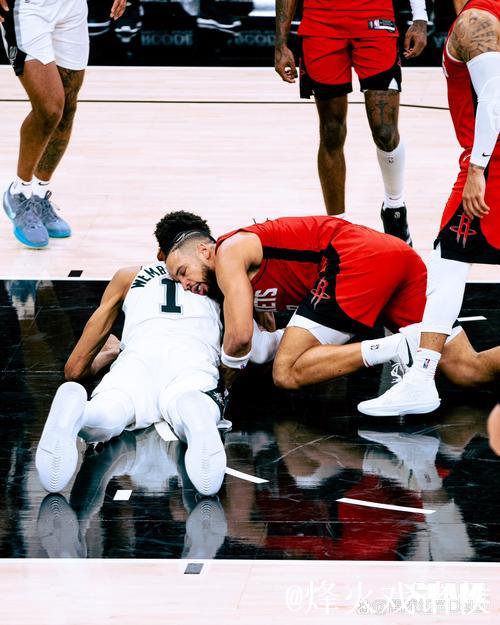 杨砍28+11助老鹰险胜绿军 步行者力克76人致其5连败